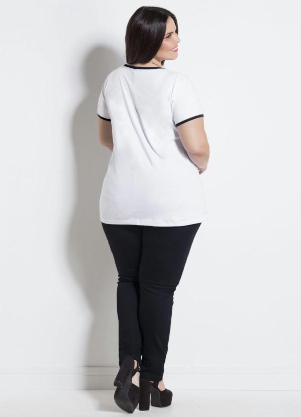 

T-Shirt Branca com Estampa Marguerite Plus Size, Branco