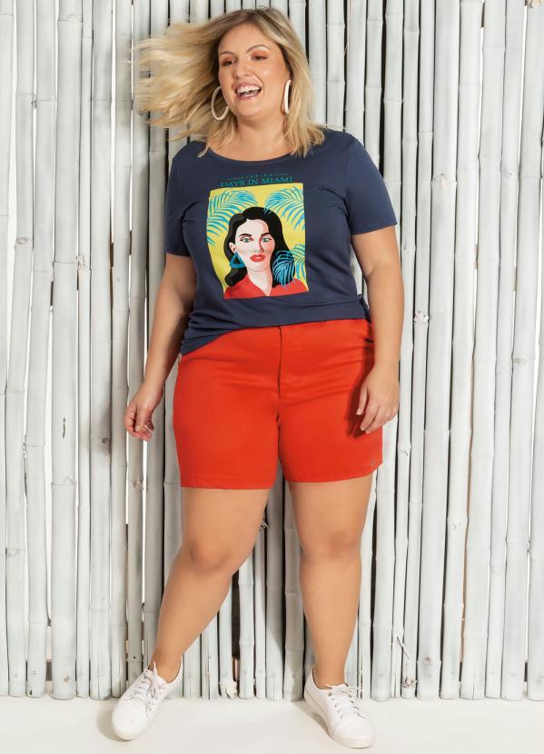 

T-Shirt Plus Size com Estampa Cinza