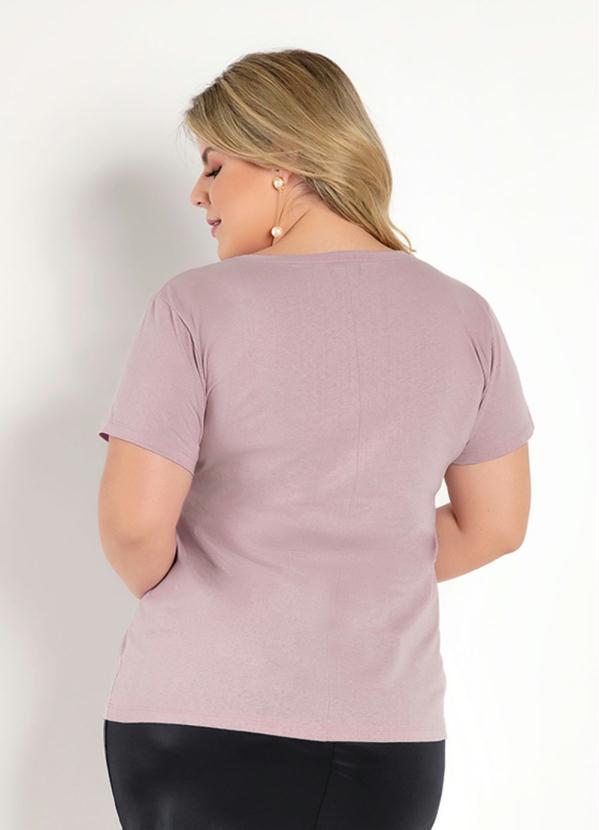 

T-Shirt Rosa com Estampa na Frente Plus Size