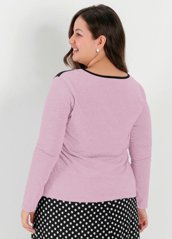 

Blusa Rosa com Recortes na Frente Plus Size