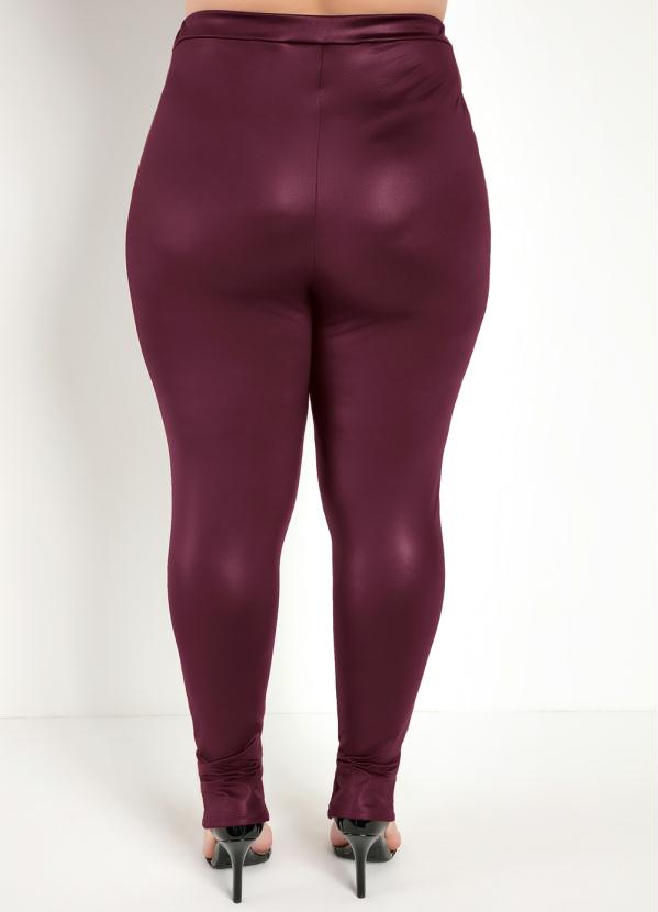 

Calça Bordô em Cirrê com Zíper Plus Size, Vermelho