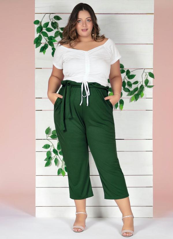 

Calça Clochard Capri Verde com Bolsos Plus Size