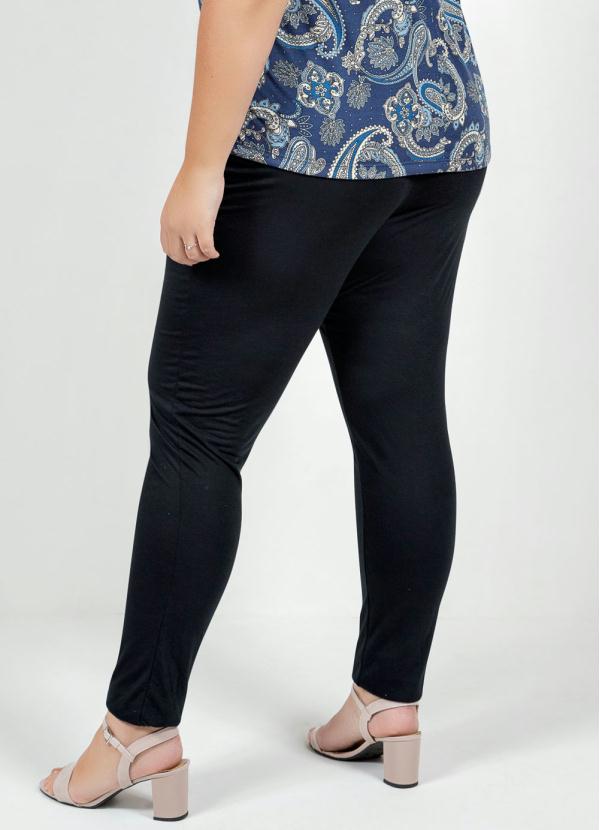 

Calça Preta com Amarração Plus Size, Preto