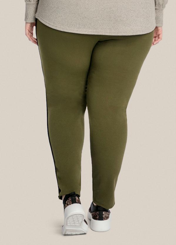 

Legging Plus Size com Contraste Lateral Verde