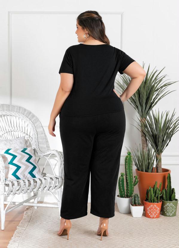 

Calça Plus Size Preta com Elástico e Bolsos, Preto