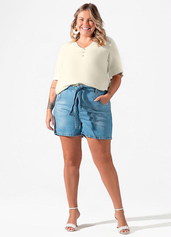 

Camisa Feminina Plus Size Bege