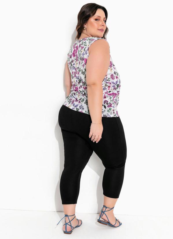 

Conjunto Blusa e Calça Capri Plus Size Floral, Branco