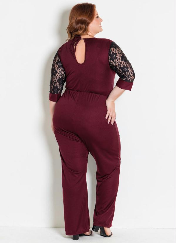 

Macacão Bordô com Renda Plus Size Marguerite, Vermelho