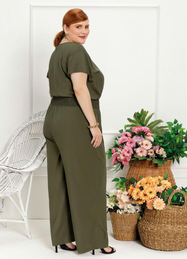 

Macacão Plus Size Verde com Lastéx na Cintura