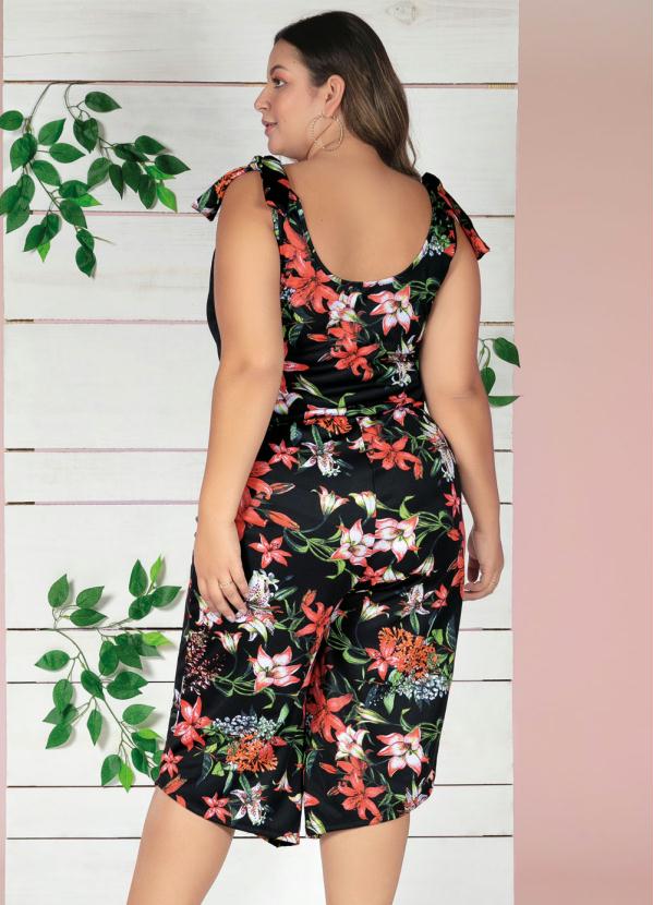 

Macacão Floral com Decote Degagê Plus Size, Preto