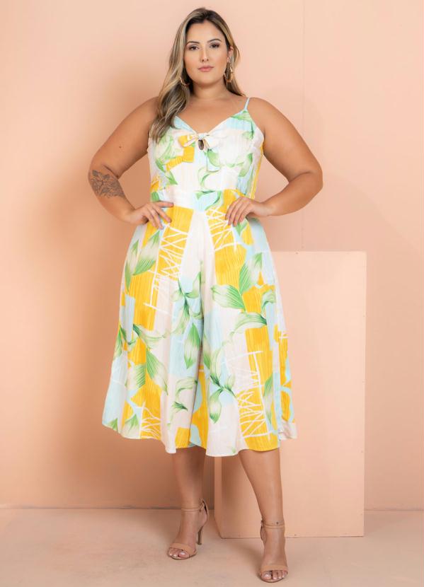 

Macacão Pantacourt Folhas Bege Plus Size