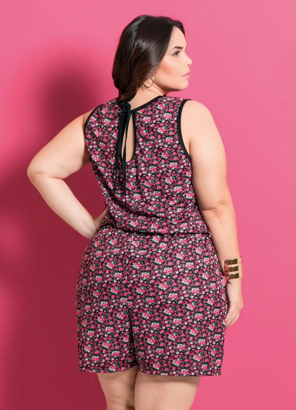 

Macaquinho Floral com Amarração Plus Size, Preto