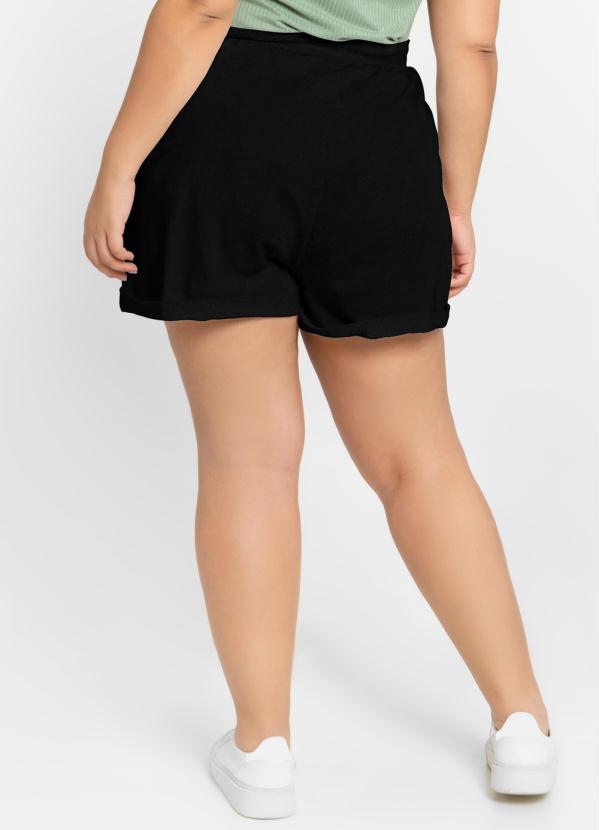 

Shorts Soltinho com Cordão Preto