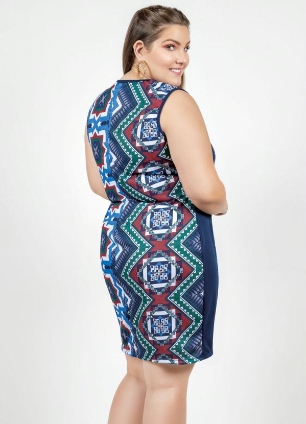 

Vestido Curto Geométrico com Recortes Plus Size, Azul