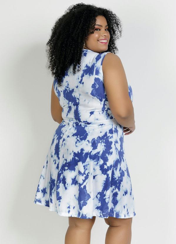 

Vestido Curto Tie Dye Azul com Recorte Plus Size