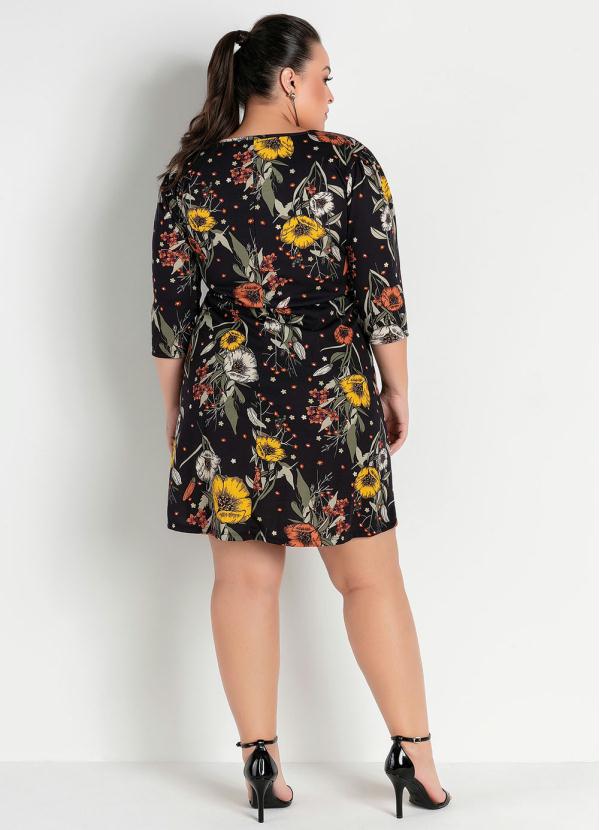 

Vestido Floral Preto Decote Quadrado Plus Size