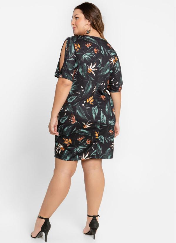 

Vestido Plus Size Estampado Preto