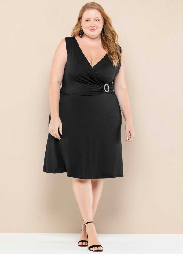 

Vestido Plus Size Transpassado Preto