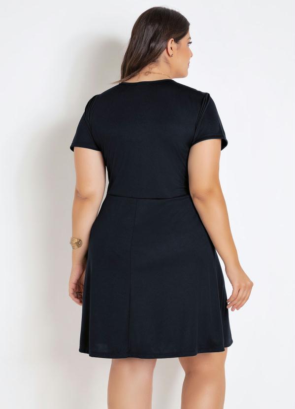 

Vestido Preto Evasê Plus Size