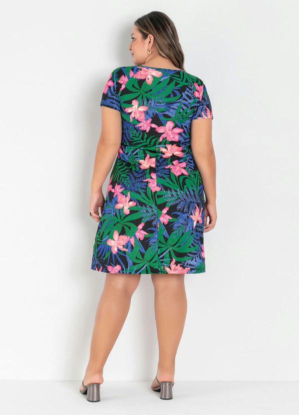 

Vestido Floral Preto com Transpasse Plus Size