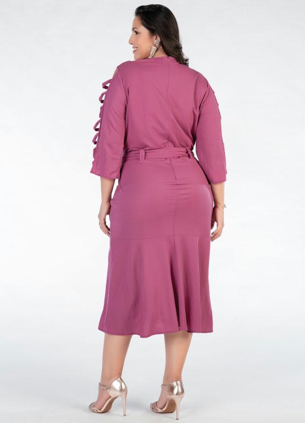 

Vestido Plus Size Rosa Mangas Vazadas