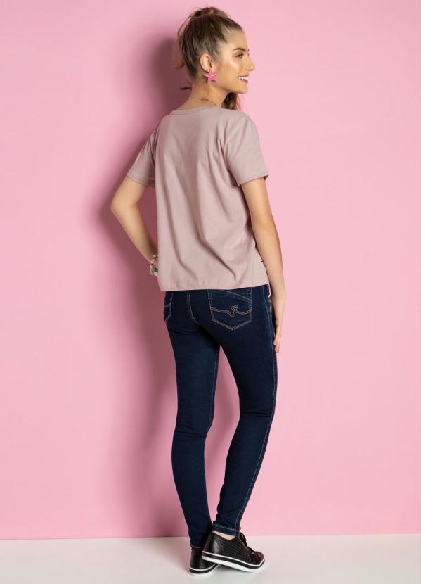 

Blusa Rosa Claro Juvenil com Detalhes em Perolas